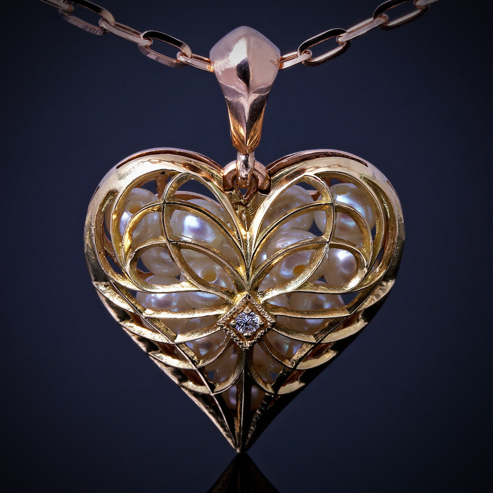 Treasure pearl pendant, Limited edition